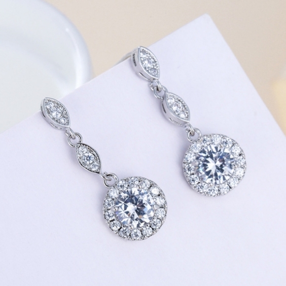 Jewelry - Sparkling Cubic Zirconia Drop Earrings